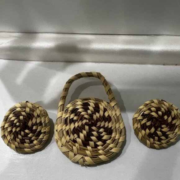 Charleston, SC handmade Sweetgrass pin and earrings - Picture 1 of 3